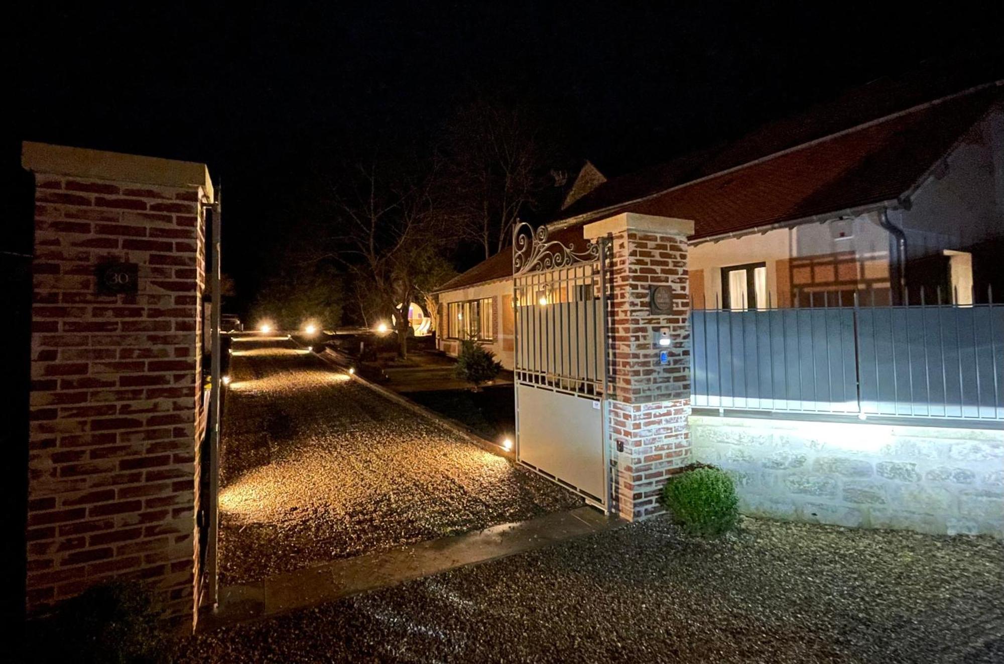 La Petite Maison De Giverny - Gite De Charme 5 Etoiles Au Coeur Du Village - 3 Chambres Dış mekan fotoğraf